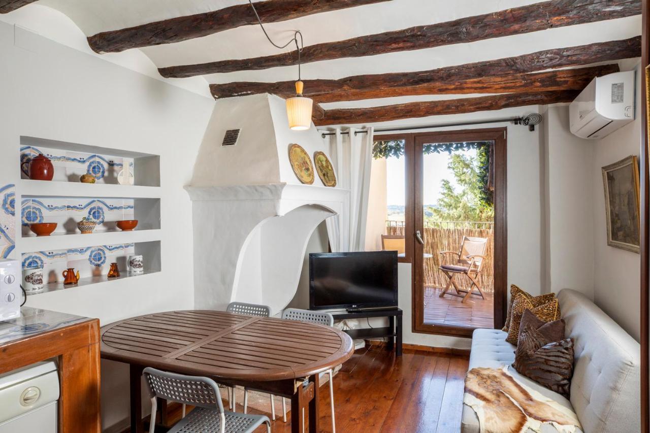 Apartamentos Vino Tinto Y Restaurante Tomate Rosa Adahuesca エクステリア 写真