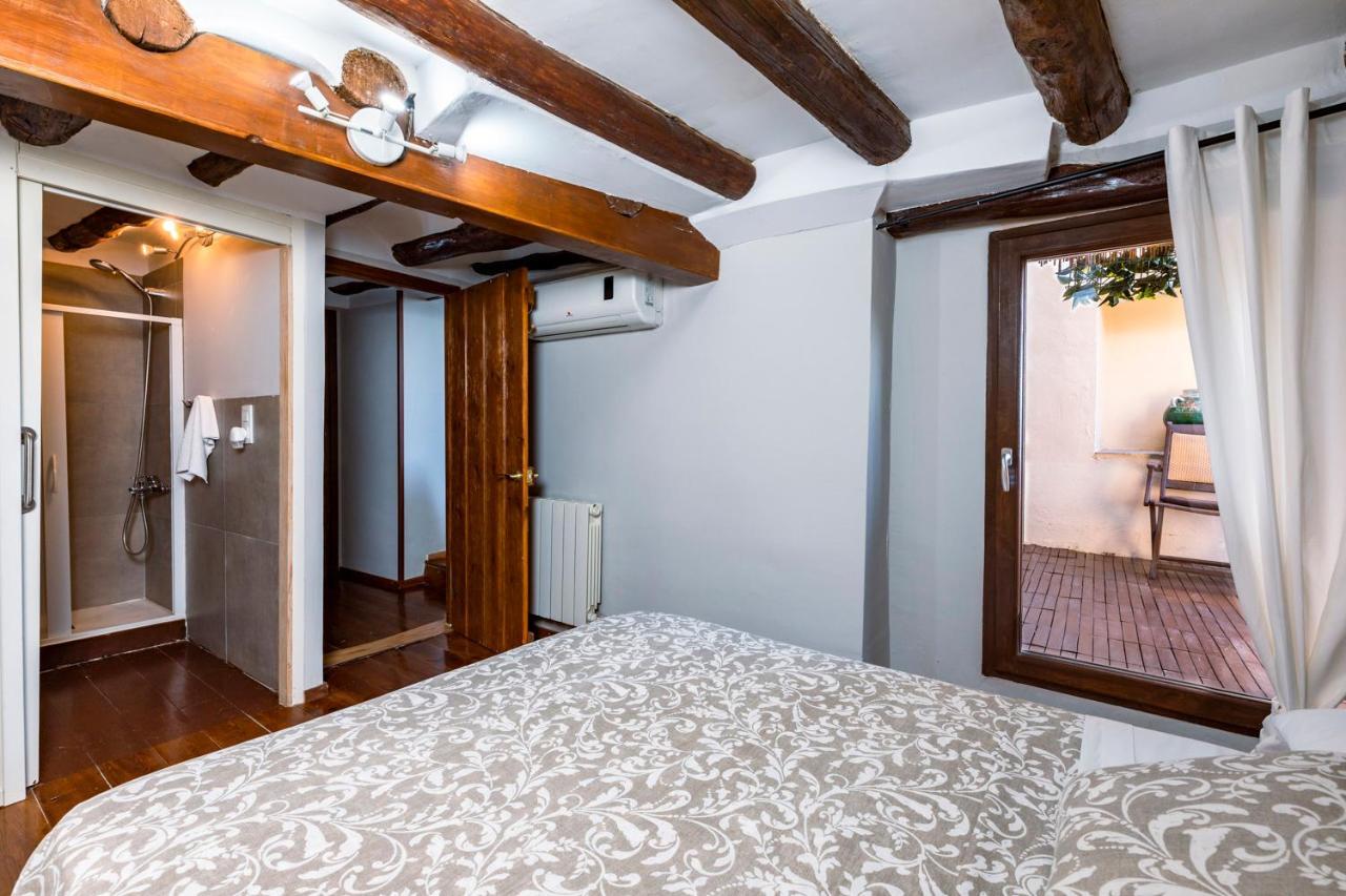 Apartamentos Vino Tinto Y Restaurante Tomate Rosa Adahuesca エクステリア 写真