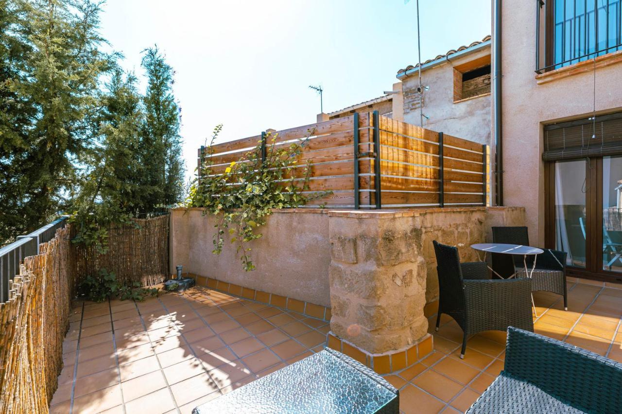 Apartamentos Vino Tinto Y Restaurante Tomate Rosa Adahuesca エクステリア 写真