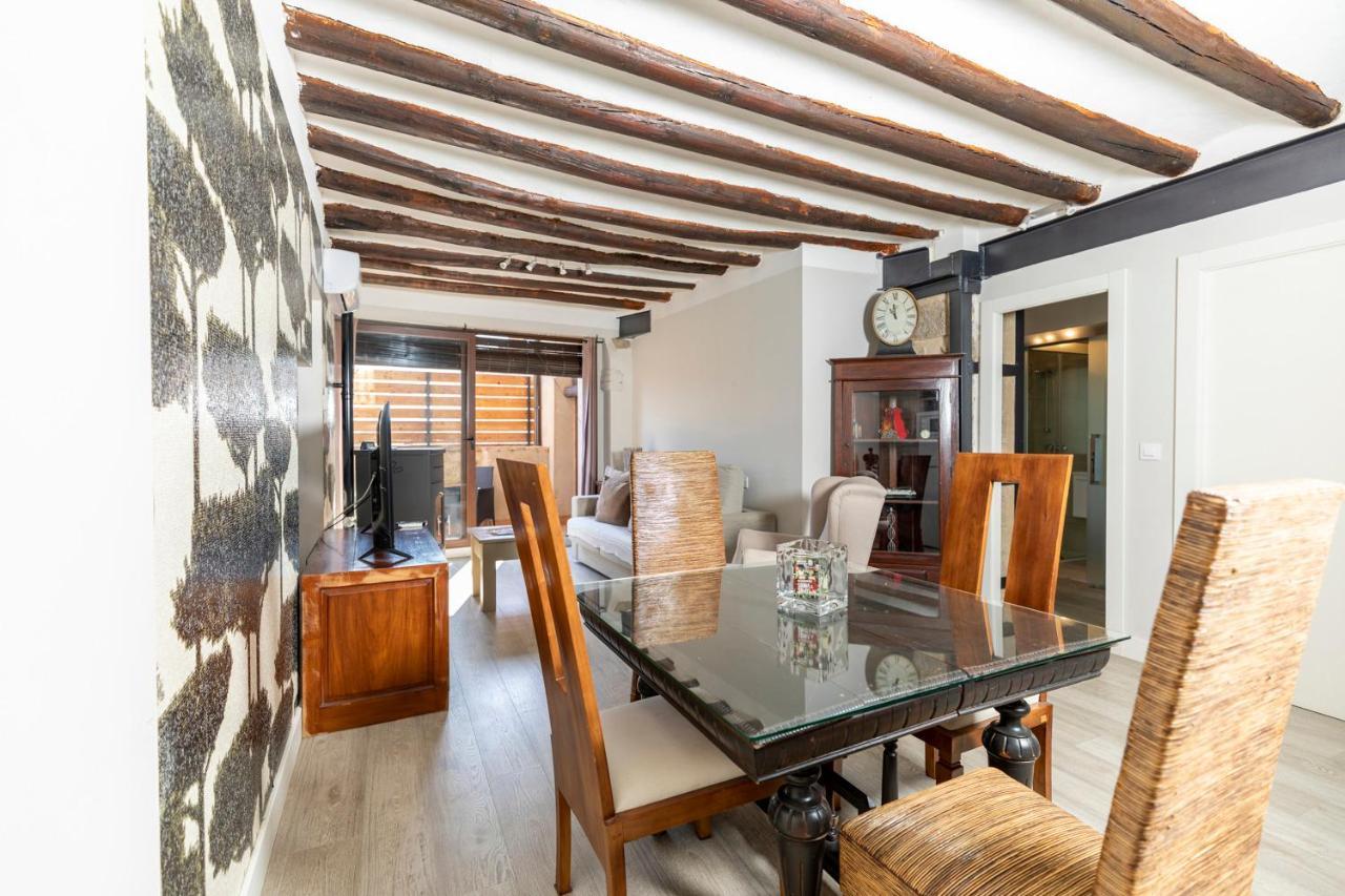 Apartamentos Vino Tinto Y Restaurante Tomate Rosa Adahuesca エクステリア 写真