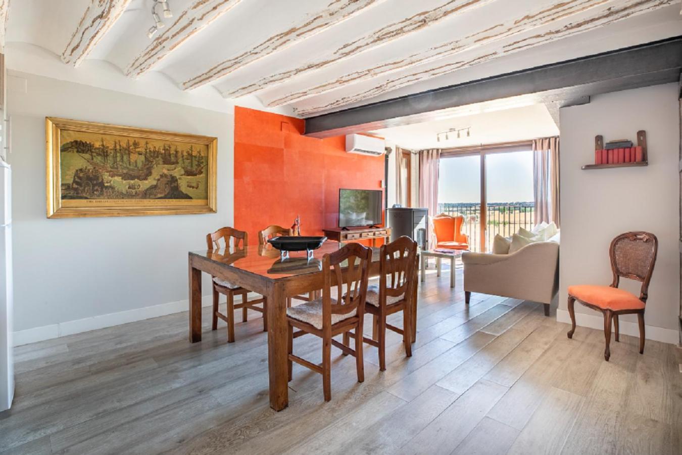 Apartamentos Vino Tinto Y Restaurante Tomate Rosa Adahuesca エクステリア 写真