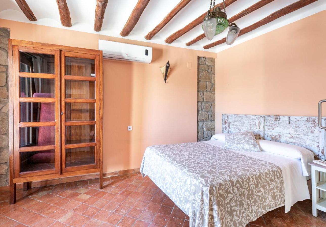 Apartamentos Vino Tinto Y Restaurante Tomate Rosa Adahuesca エクステリア 写真