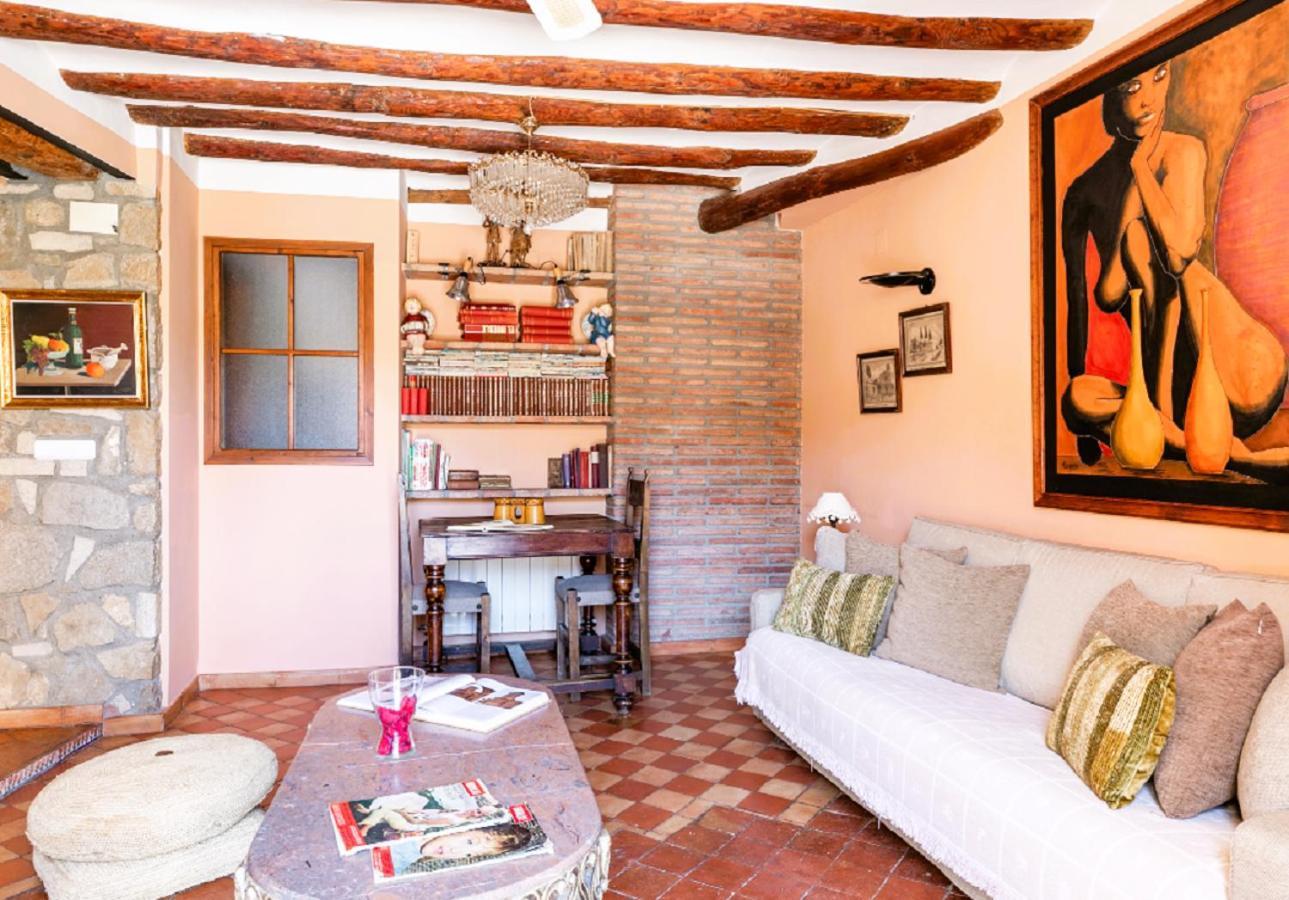 Apartamentos Vino Tinto Y Restaurante Tomate Rosa Adahuesca エクステリア 写真
