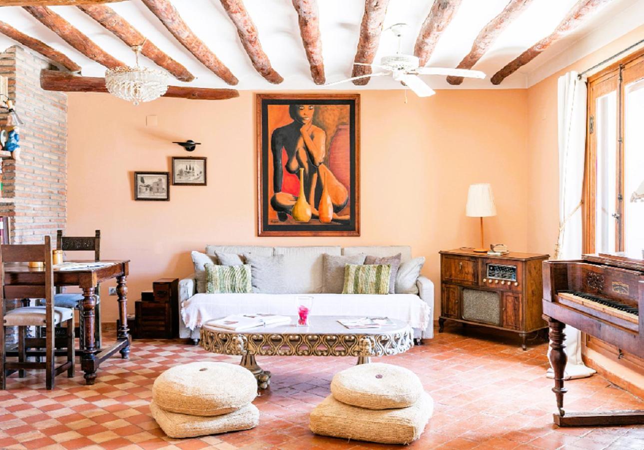 Apartamentos Vino Tinto Y Restaurante Tomate Rosa Adahuesca エクステリア 写真